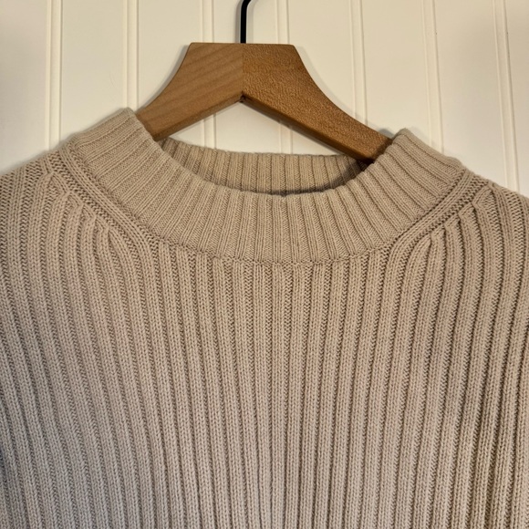 H&M Ribbed Mockneck Cropped Beige Thick Sweater Women’s Size Medium - Picture 2 of 9